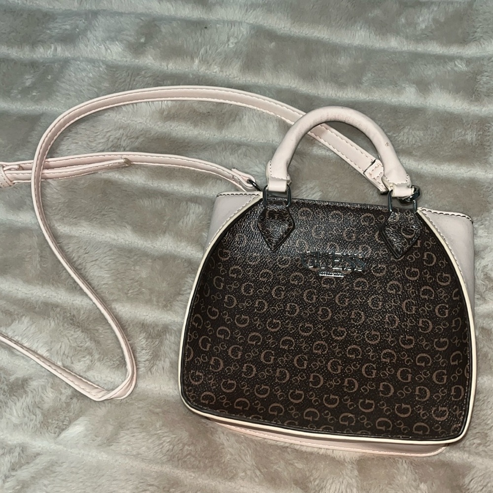 Guess 👜